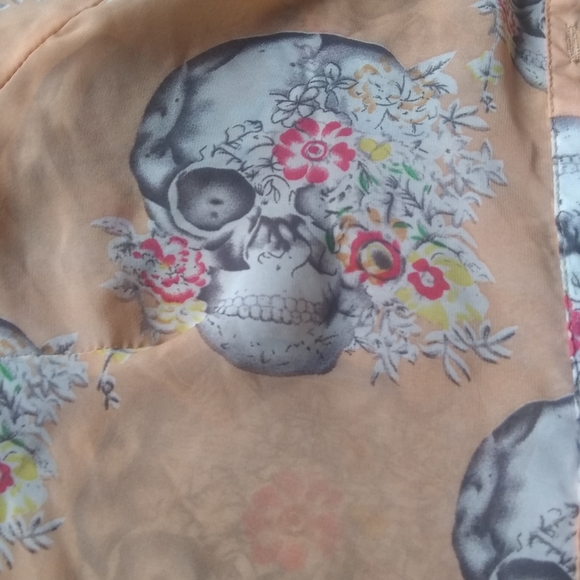 Sheer skull blouse - Picture 2 of 4